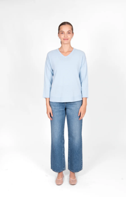 B&L CLASSIC V NECK WITH ROLL TRIM BABY BLUE