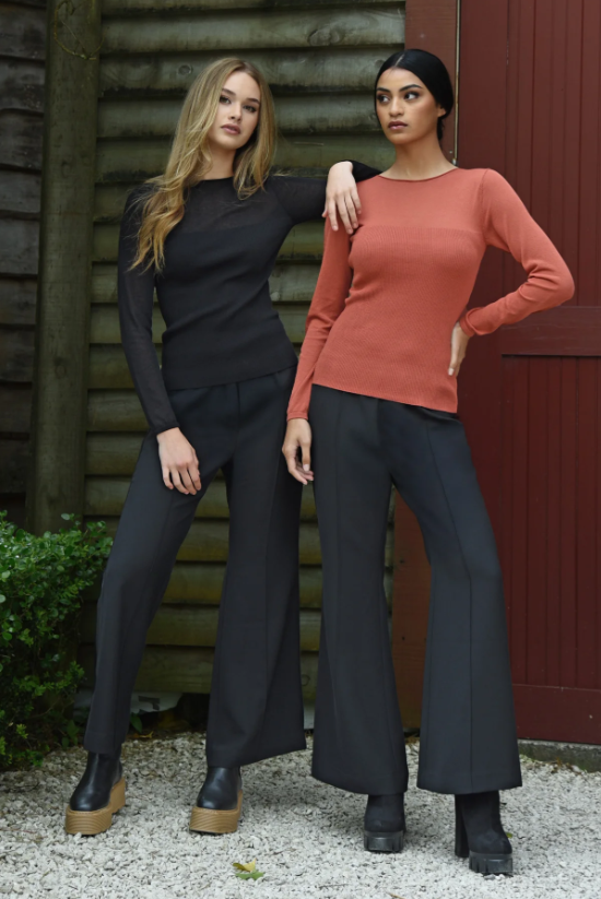 COOP A LITTLE KNIT TOP BLACK