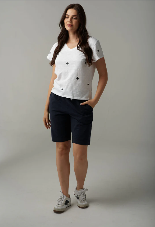 CLOTH +PAPER+SCISSORS CROSS V NECK TEE