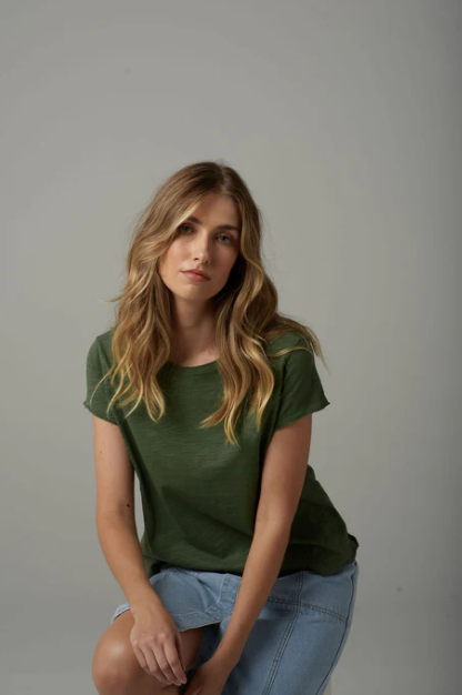 CLOTH+PAPER+SCISSORS SPLIT FRONT TEE FAIRWAY GREEN