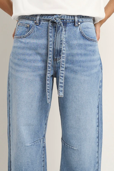 STORIES BE TOLD CAMPUS LIGHT BLUE TIE WAIST BARREL JEANS