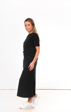 BRIDGE AND LORD SKIRT WITH FLARED HEM BLACK