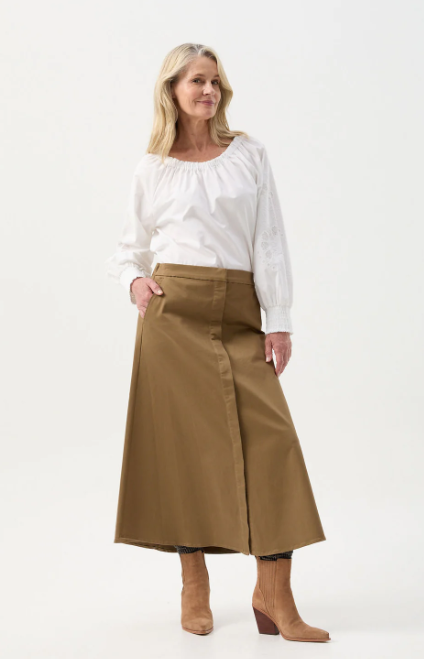 GOONDIWINDI EMBROIDED SLEEVE BLOUSE