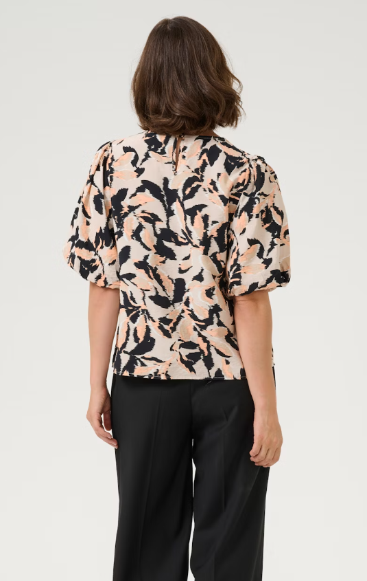 KAFFE KAPACO BLOUSE BEIGE/BLACK/BLUE BLURRY LEAF