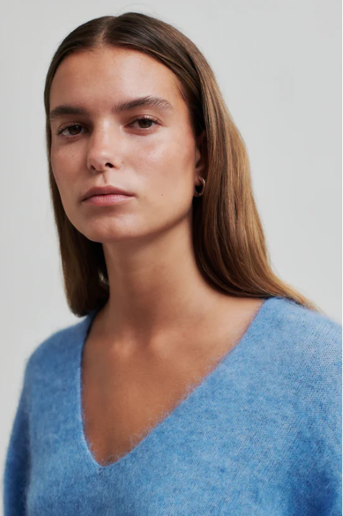 SECOND FEMALE CAMRYN V KNIT MARINA