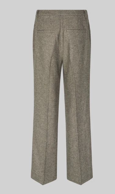 SECOND FEMALE LEVI TROUSERS