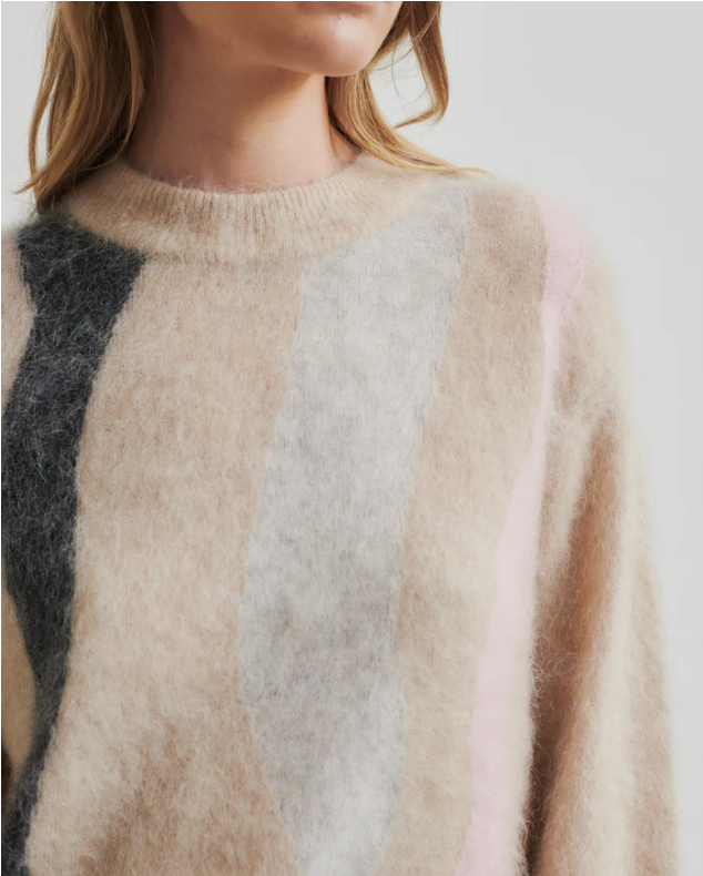 SECOND FEMALE MARBEL KNIT