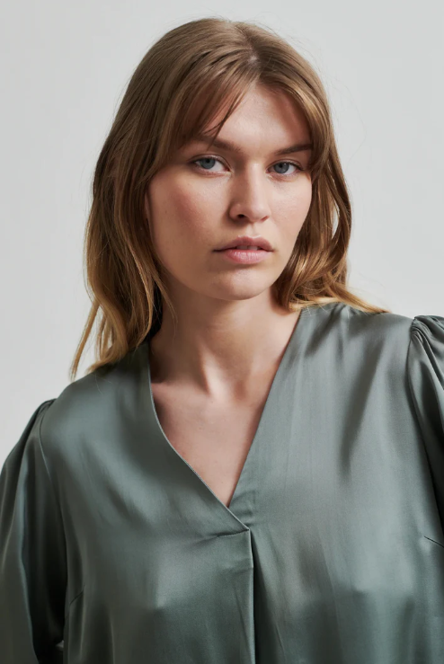 SECOND FEMALE BARRI SILKY BLOUSE AGAVE GREEN