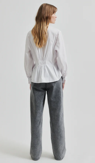 SECOND FEMALE VIKTORIA V NECK SHIRT