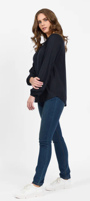 VASSALLI 100% MERINO ROUND NECK TOP WITH FRONT KEYHOLE MIDNIGHT