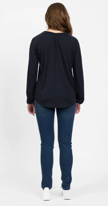 VASSALLI 100% MERINO ROUND NECK TOP WITH FRONT KEYHOLE MIDNIGHT