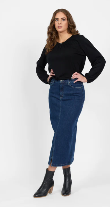 VASSALLI 100% MERINO ROUND NECK TOP WITH FRONT KEYHOLE BLACK