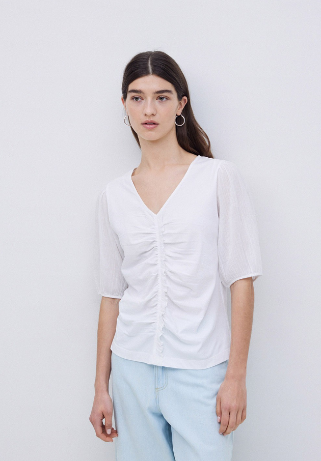 YERSE WHITE T-SHIRT  V-NECK WITH FRILL