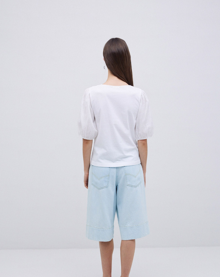 YERSE WHITE T-SHIRT  V-NECK WITH FRILL