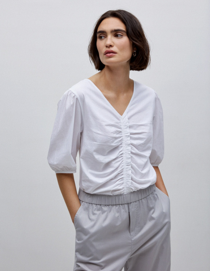 YERSE WHITE T-SHIRT  V-NECK WITH FRILL